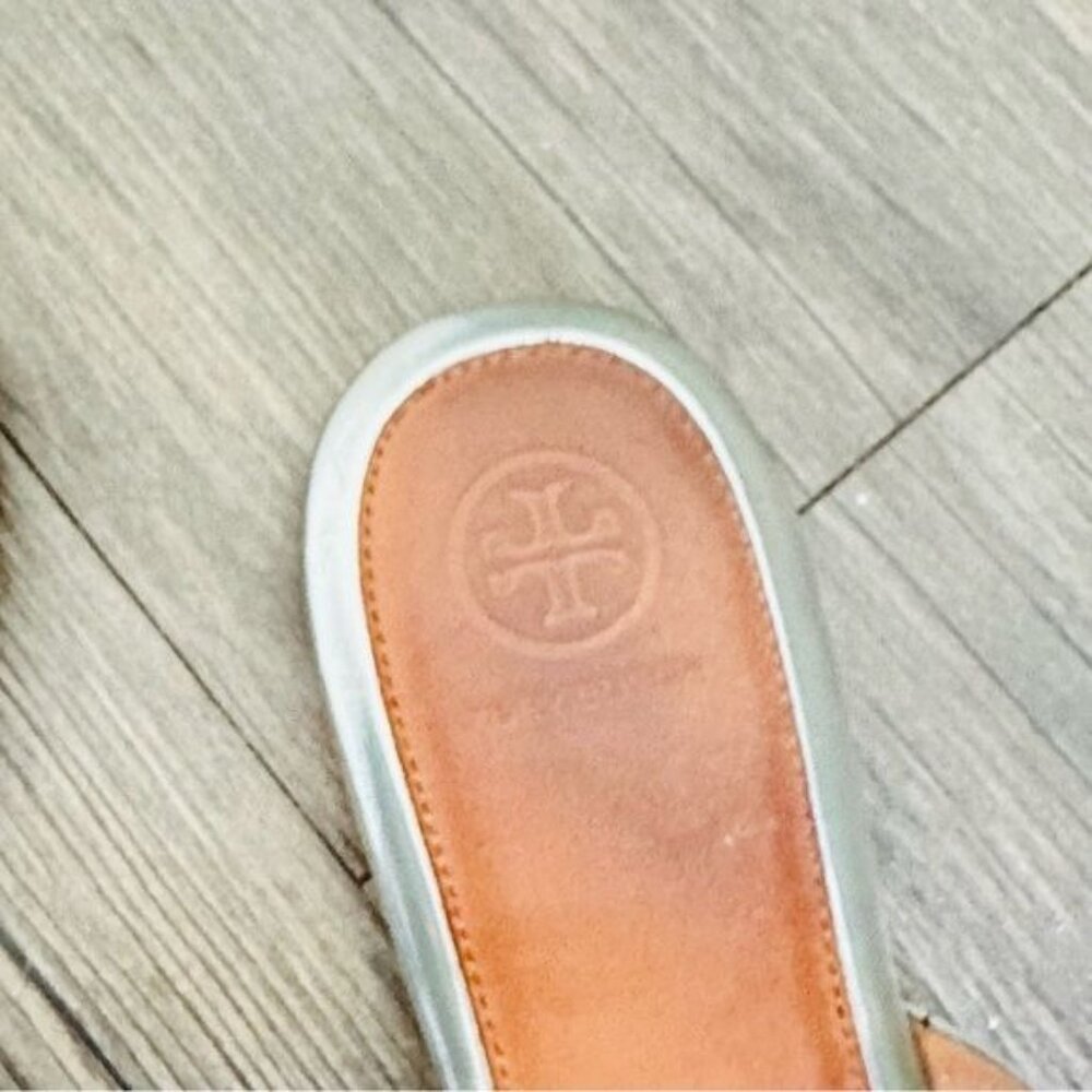 Tory Burch Miller Flip Flop Sandals Women, Size 8.5 Silver Tan Metallic Chrome - Picture 5 of 9